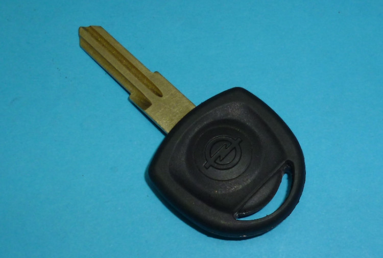 Ключ вектра б. Чип ключа Opel Vectra 2003. Opel Frontera b чип ключа. Opel Astra g 2003 ключ зажигания. Ключ Опель Вектра с 2003.