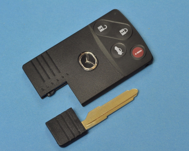 Корпус ключа карты Мазда. 4 кнопки, без чипа и платы.